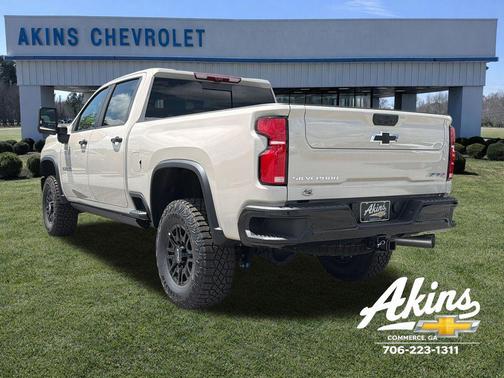 White Sands 2026 Chevrolet Silverado 2500 Crew Cab, Standard Bed, XR2, 4WD