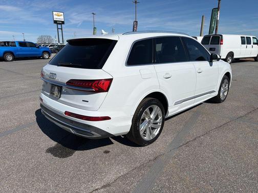 2020 Audi Q7 45 Premium Plus