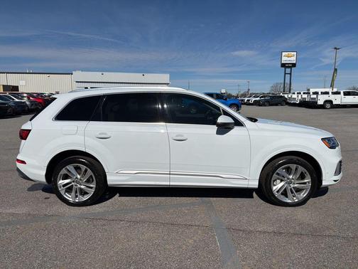 2020 Audi Q7 45 Premium Plus