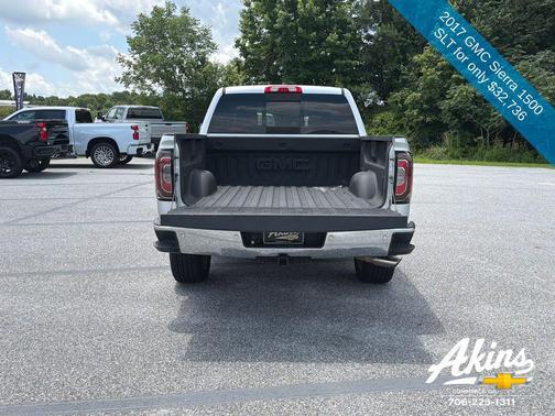Quicksilver Metallic 2017 GMC Sierra 1500 SLT