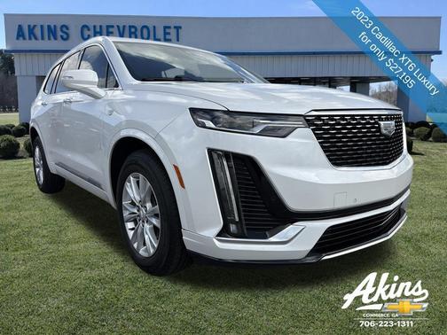 Crystal White Tricoat 2023 Cadillac XT6 Luxury AWD