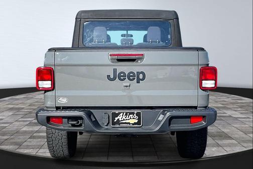 2023 Jeep Gladiator Sport