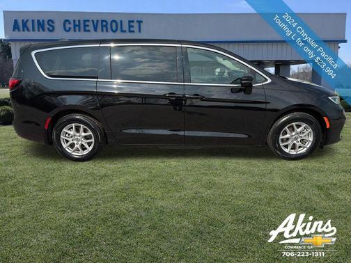 Diamond Black Crystal Pearlcoat 2024 Chrysler Pacifica Touring L