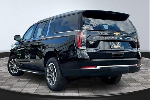 2025 Chevrolet Suburban LS