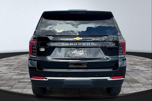 2025 Chevrolet Suburban LS