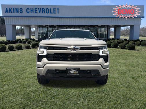 White Sands 2026 Chevrolet Silverado 1500 RST