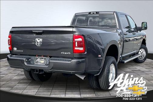 2024 RAM 3500 Laramie Crew Cab 4x4 8' Box