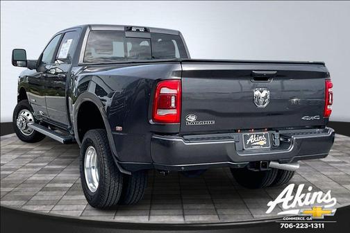 2024 RAM 3500 Laramie Crew Cab 4x4 8' Box