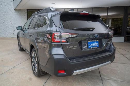 2023 Subaru Outback Touring