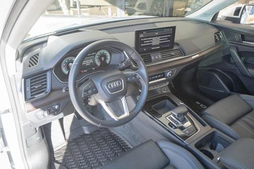 2023 Audi Q5 45 S line Prestige