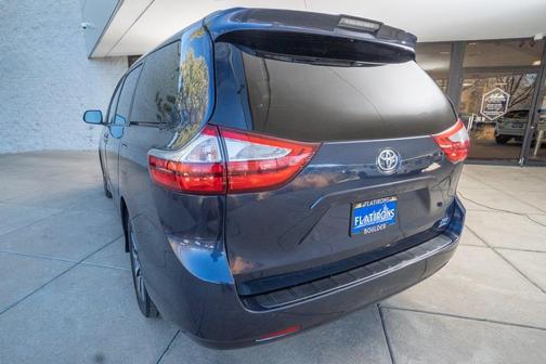 2019 Toyota Sienna 