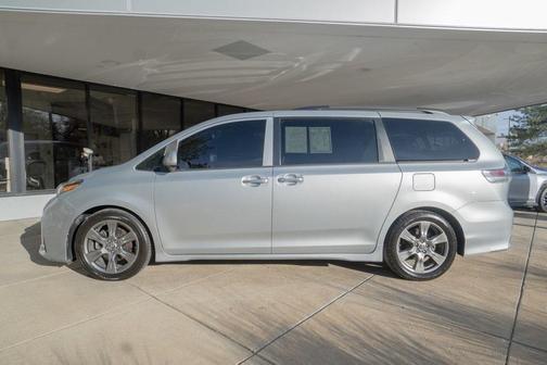 2019 Toyota Sienna SE Premium