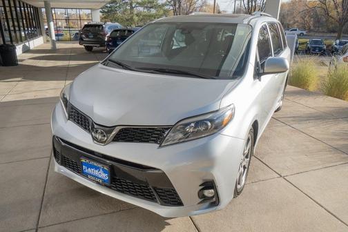 2019 Toyota Sienna SE Premium
