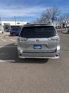 2019 Toyota Sienna SE Premium