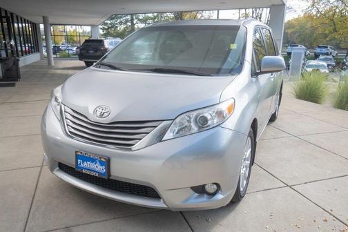 2017 Toyota Sienna XLE Premium