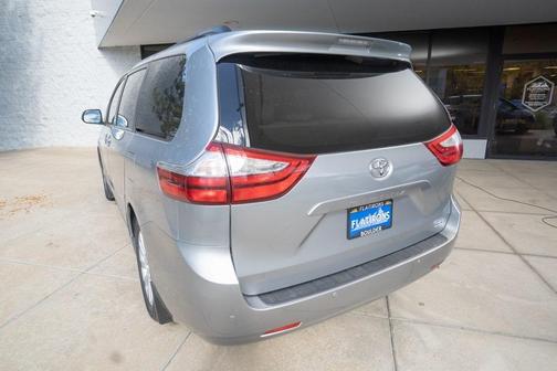 2017 Toyota Sienna XLE Premium