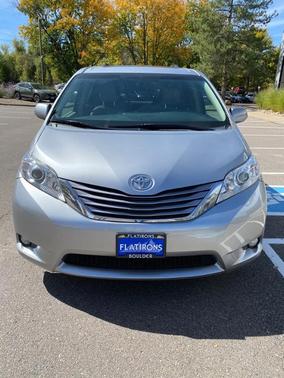 2017 Toyota Sienna XLE Premium