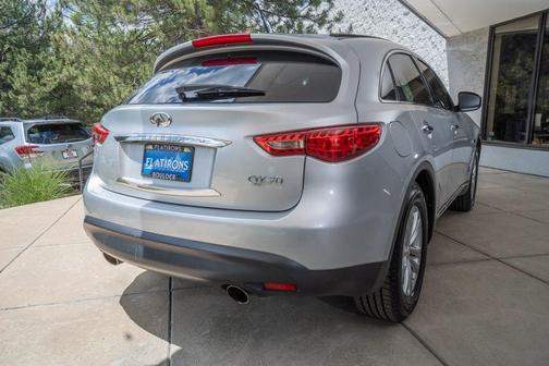 2016 INFINITI QX70 Base