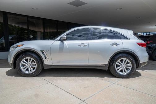 2016 INFINITI QX70 Base