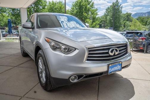 2016 INFINITI QX70 Base