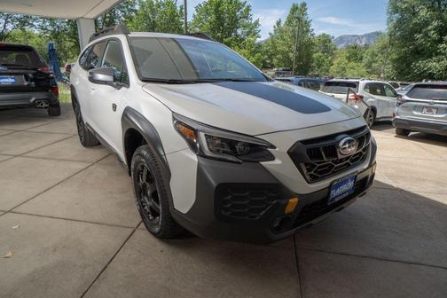 Crystal White Pearl 2024 Subaru Outback Wilderness