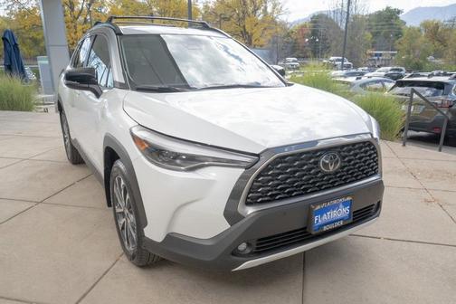 2025 Toyota Corolla Cross XLE