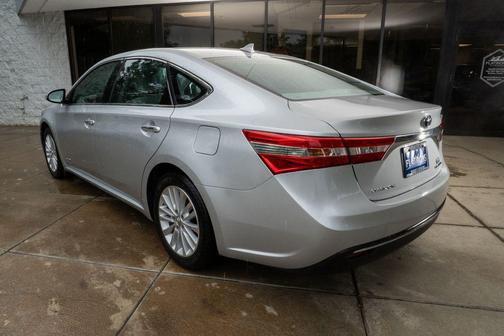 Classic Silver Metallic 2014 Toyota Avalon Hybrid Limited