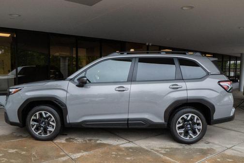 Riverrock Green 2025 Subaru Forester Premium