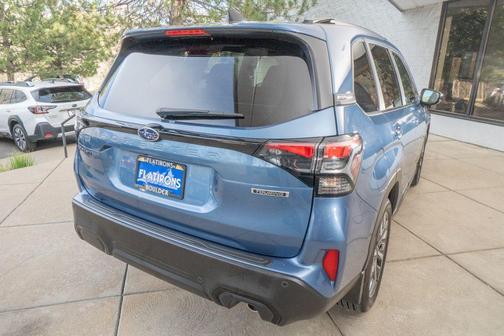 Horizon Blue Pearl 2025 Subaru Forester Touring