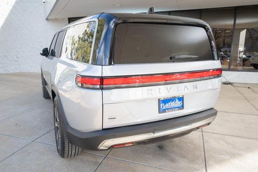 2024 Rivian R1S Adventure