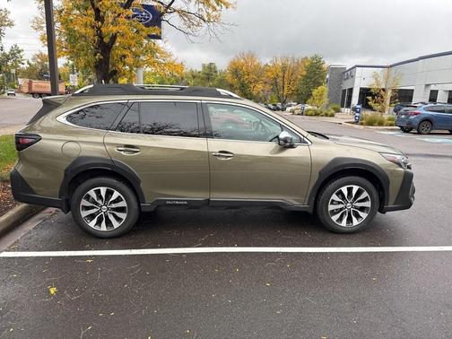 2023 Subaru Outback Touring XT