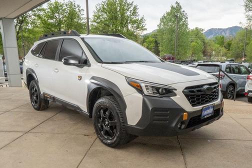 Crystal White Pearl 2023 Subaru Outback Wilderness