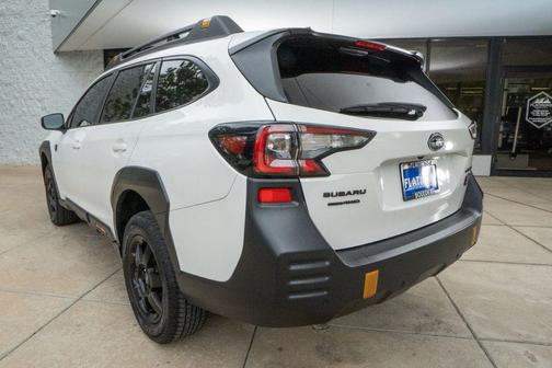 Crystal White Pearl 2023 Subaru Outback Wilderness