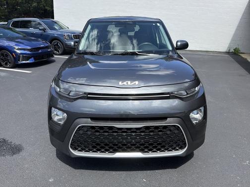 Gravity Gray 2022 Kia Soul LX