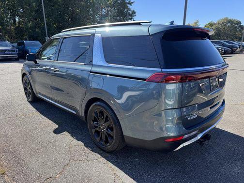2022 Kia Carnival SX