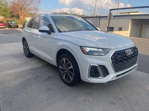 2022 Audi Q5 45 S line Premium Plus