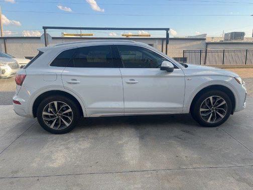 2022 Audi Q5 45 S line Premium Plus