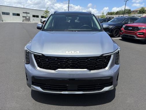 Everlasting Silver 2025 Kia Sorento S