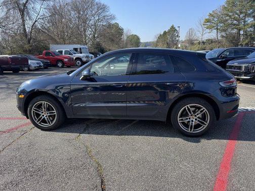 2020 Porsche Macan Base