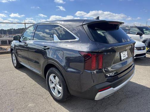 2025 Kia Sorento LX