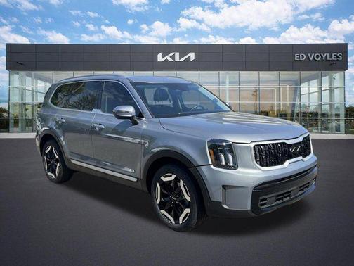 Everlasting Silver 2024 Kia Telluride S