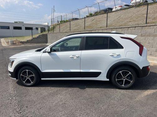 2024 Kia Niro EX