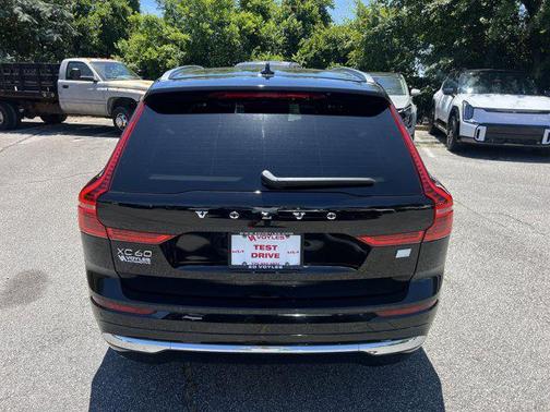 2022 Volvo XC60 Recharge Plug-In Hybrid T8 Inscription