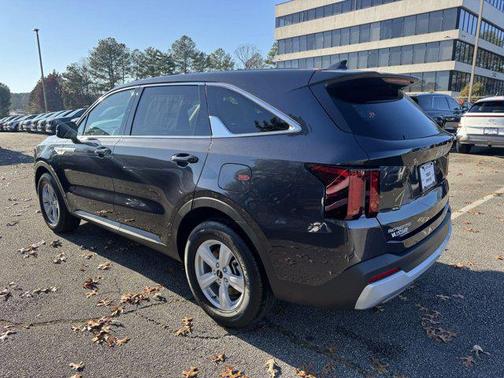 2025 Kia Sorento LX