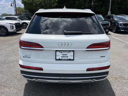 2021 Audi Q7 55 Premium Plus