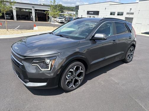 Graphite Gray 2024 Kia Niro EX Touring