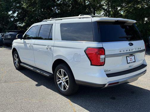 Star White Metallic Tri-Coat 2024 Ford Expedition Max XLT