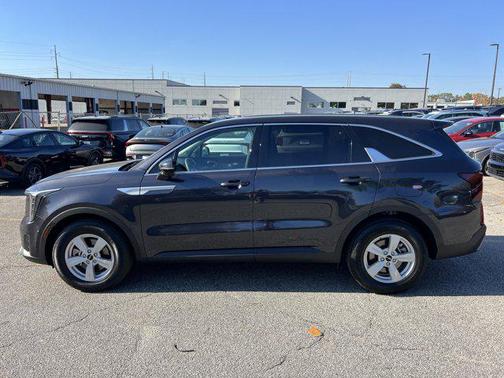 2025 Kia Sorento LX