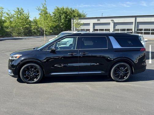 Aurora Black Pearl 2024 Kia Carnival SX Prestige