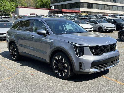 Everlasting Silver 2025 Kia Sorento EX